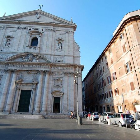 Готель In And Out Piazza Navona Рим Екстер'єр фото