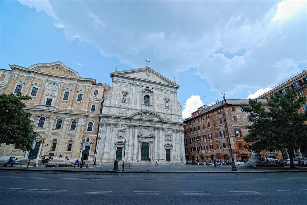 Готель In And Out Piazza Navona Рим Екстер'єр фото