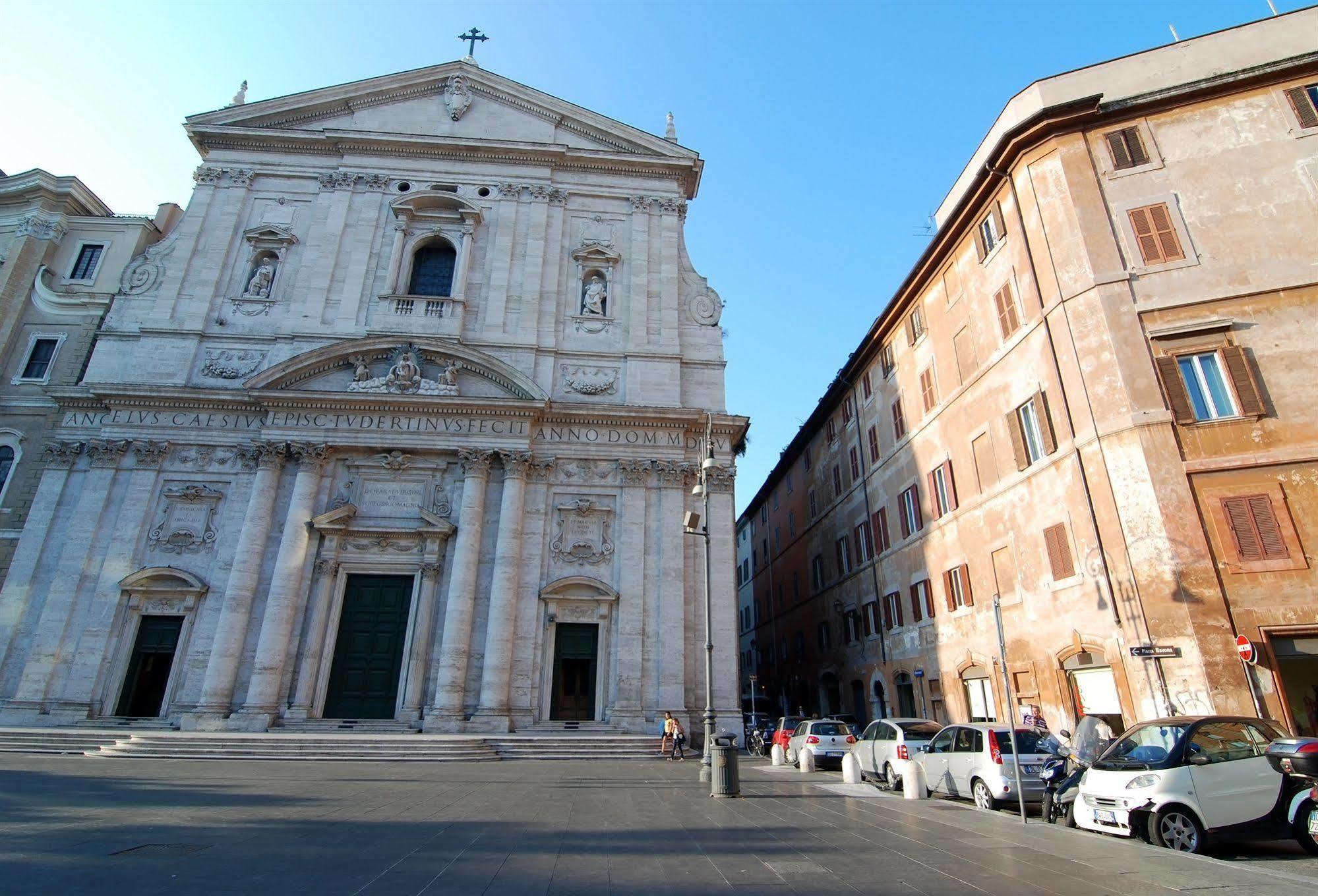 Готель In And Out Piazza Navona Рим Екстер'єр фото